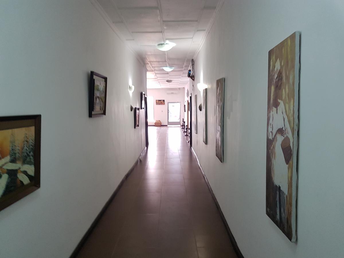 Maryland Guesthouse Monrovia Dış mekan fotoğraf